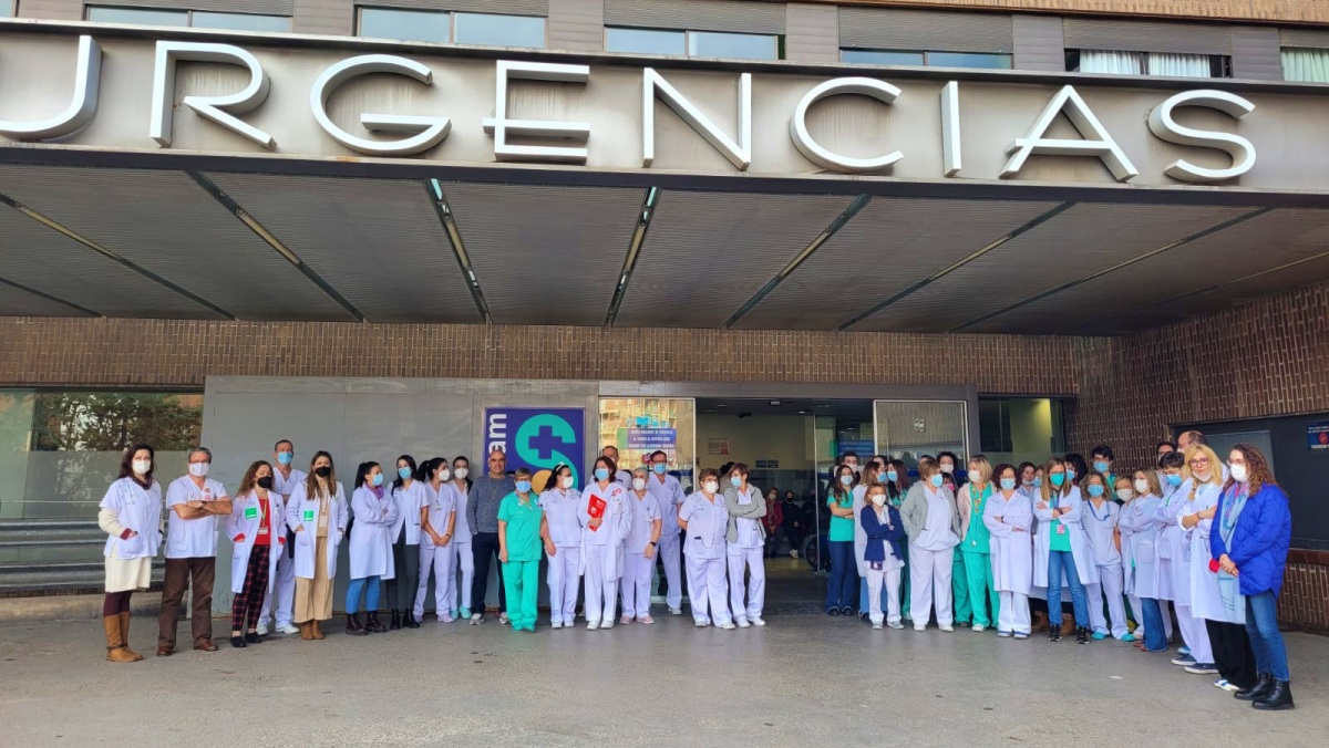 Protestas en la puerta de Urgencias en Albacete