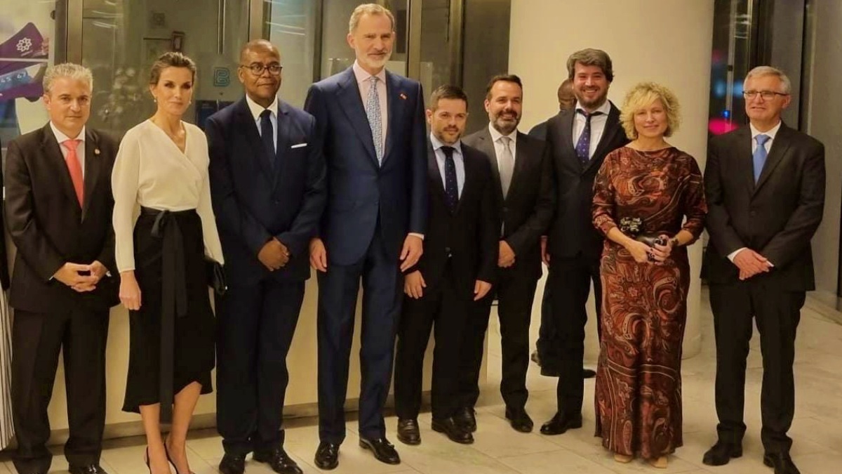 Los Reyes en Angola con proyecto 'Salvando a Llanetes', 100% de Albacete