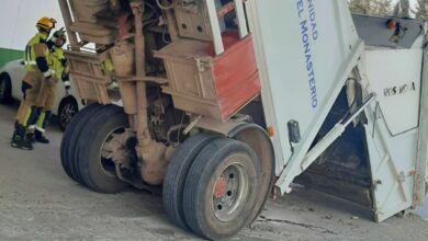Incidente con un camión de la basura en Castilla-La Mancha - FOTO: Bomberos