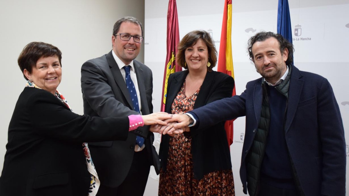 La junta y la eoi firman un nuevo convenio y pondrán en marcha nuevos coworking; uno de ellos en albacete