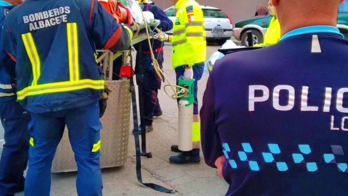 Una llamada desde madrid a la policía local de albacete salvó la vida de esta mujer