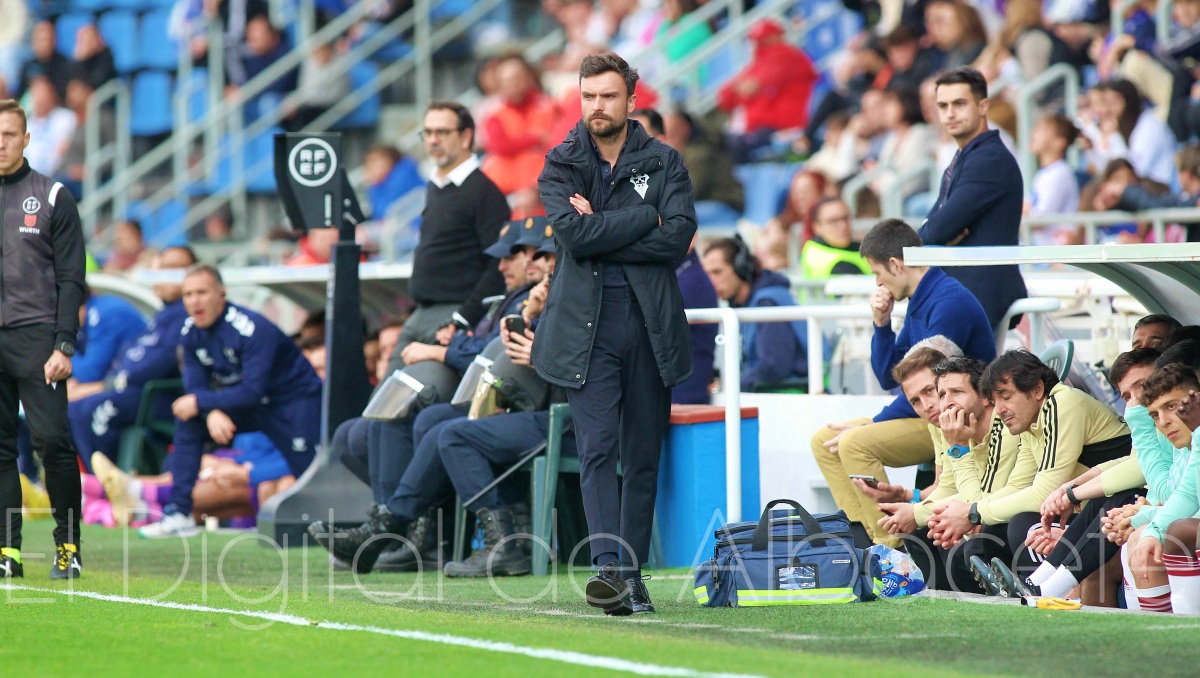 El entrenador del Albacete en el Heliodoro Rodríguez López de Tenerife