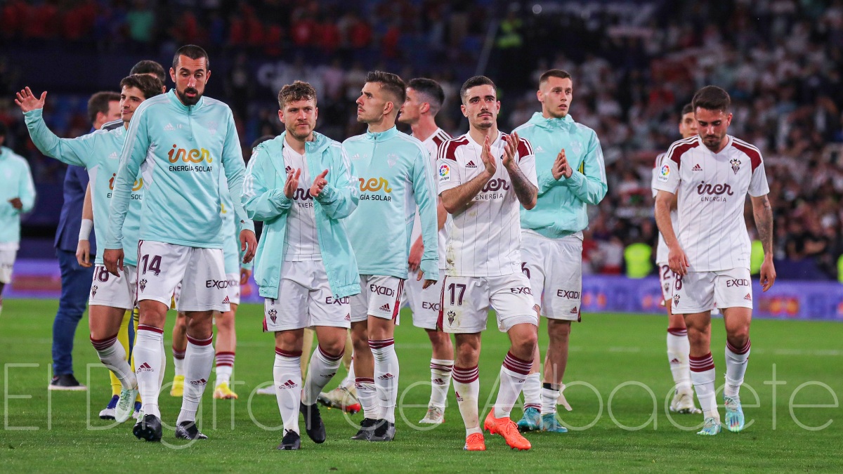 Julio Alonso agradece a la afición del Albacete su apoyo junto al resto de compañeros de equipo