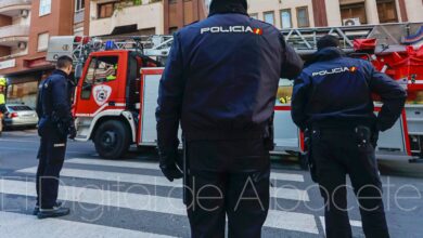 Agentes de la Policía Nacional en un incendio en Albacete - FOTO DE ARCHIVO
