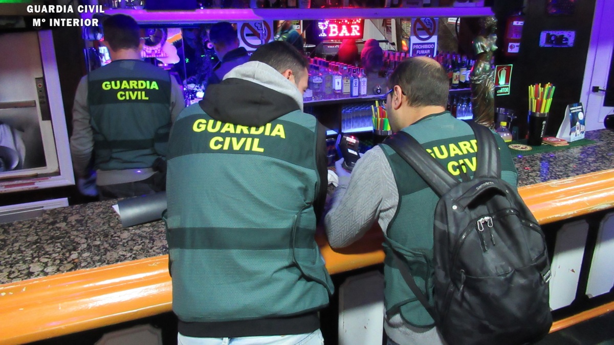 La Guardia Civil en el lupanar