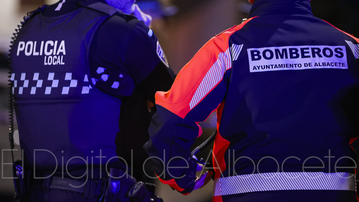 Bomberos y Policía Local de Albacete - Foto: Ángel Chacón