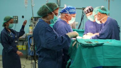 Sanitarios realizando un trasplante en Albacete