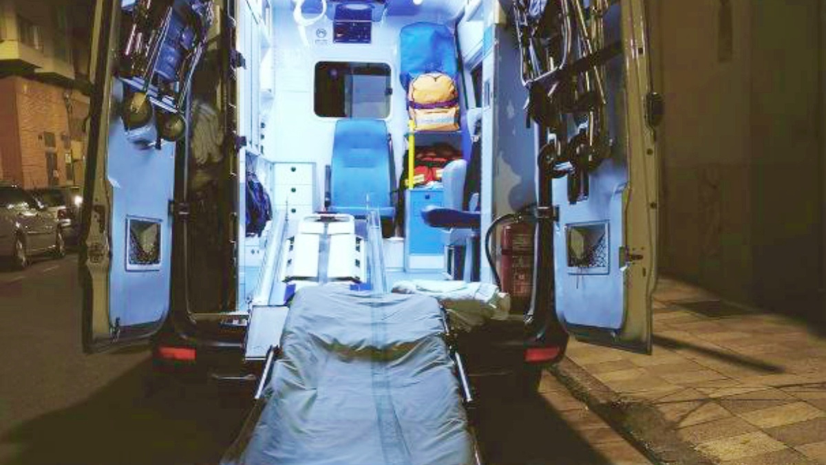 Ambulancia en Albacete - Foto de archivo