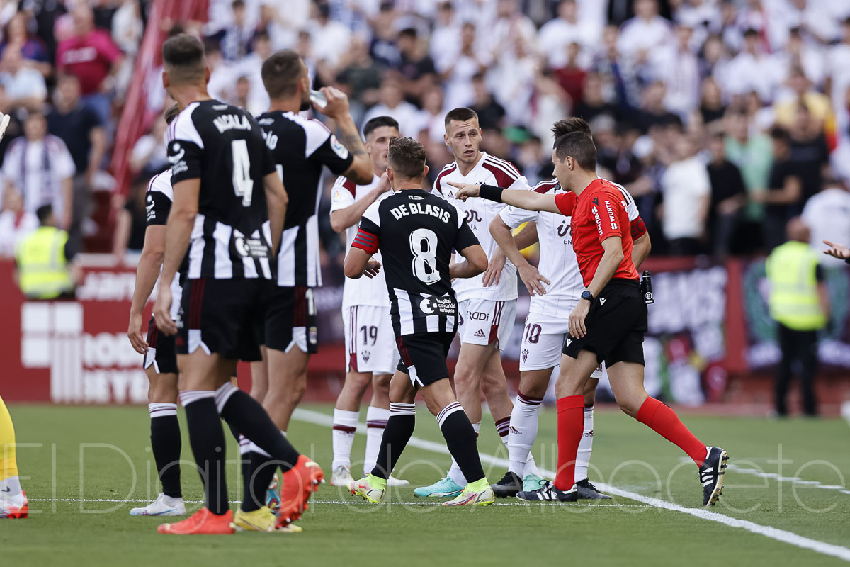 Posiciones de fc cartagena contra albacete balompié