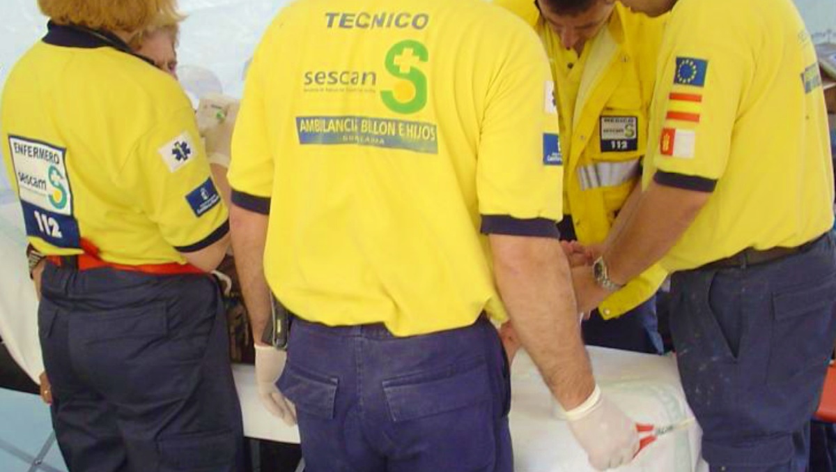 Profesionales sanitarios del SESCAM - Imagen de archivo - Foto: JCCM - Albacete AMBULANCIA POLICIA
