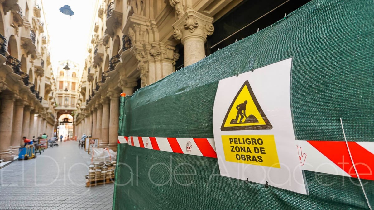 Obras de rehabilitación del Pasaje de Lodares en Albacete / Foto: Ángel Chacón