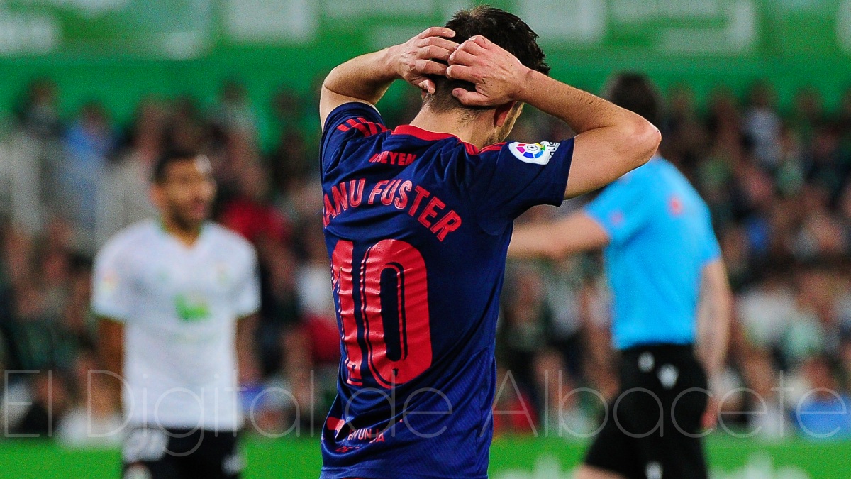 Manu Fuster, el '10' del Albacete, se lamenta en El Sardinero