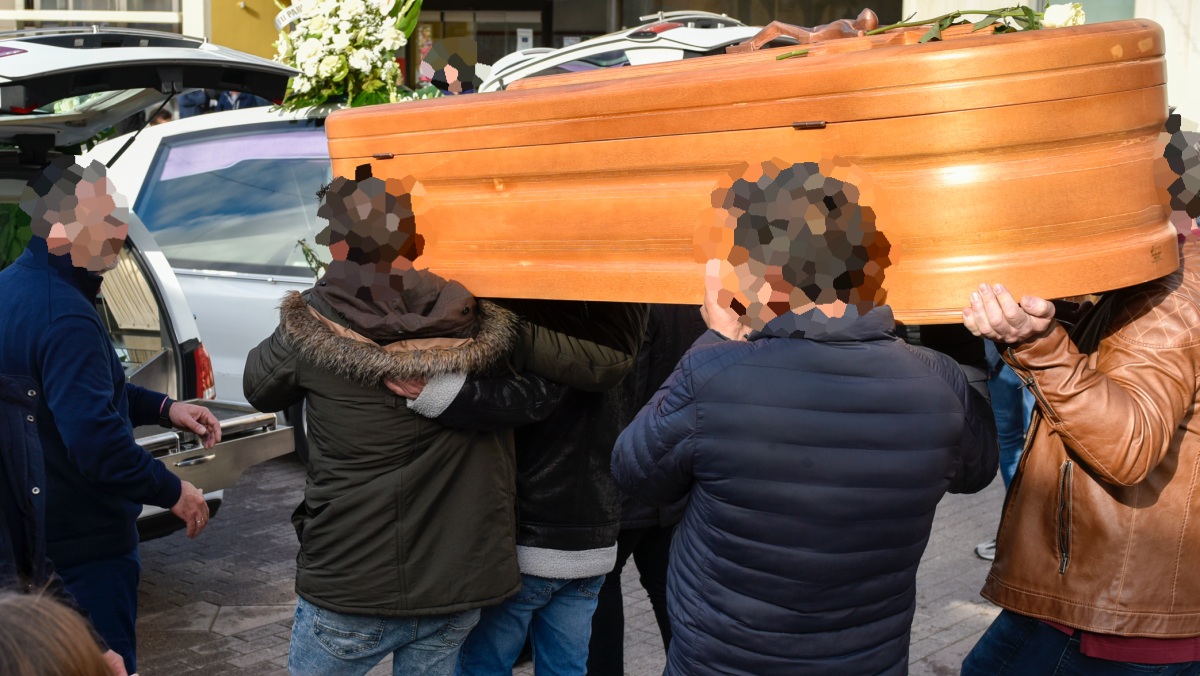 Un féretro en una imagen de archivo - FOTO: Lola Pineda / Europa Press