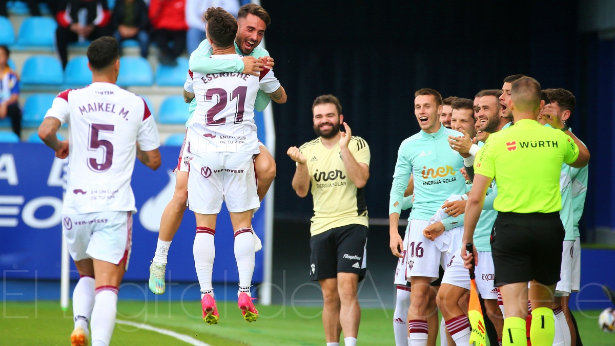 El Albacete celebra el gol de Dani Escriche