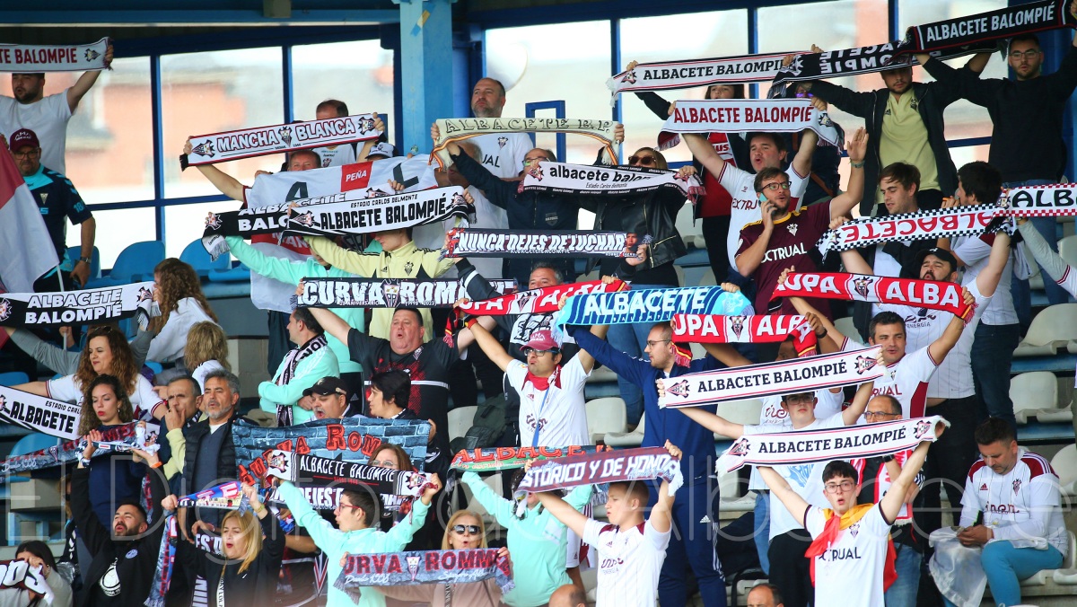 Afición del Albacete en Ponferrada