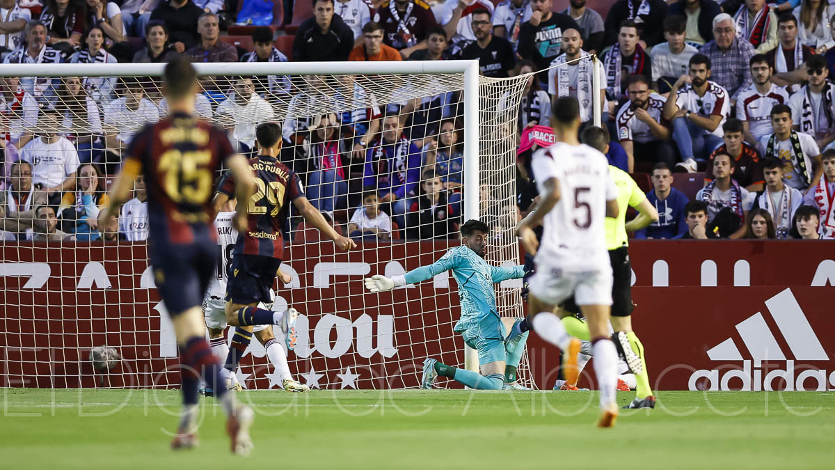Altube en el partido ante el Levante disputado en Albacete
