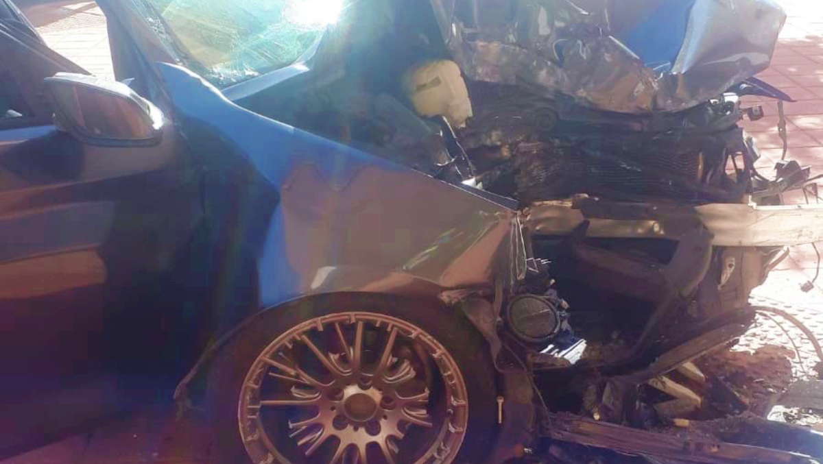Imagen de archivo de un coche siniestrado en un accidente de tráfico - Foto: Bomberos