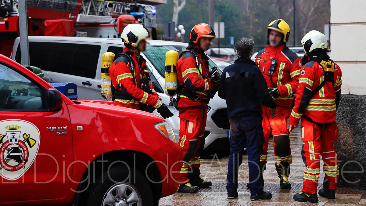 Incendio ocasionado por un calentador y sofocado por los bomberos de albacete