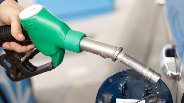 Punto final a la rebaja del IVA y otros impuestos a la luz y el gas ...