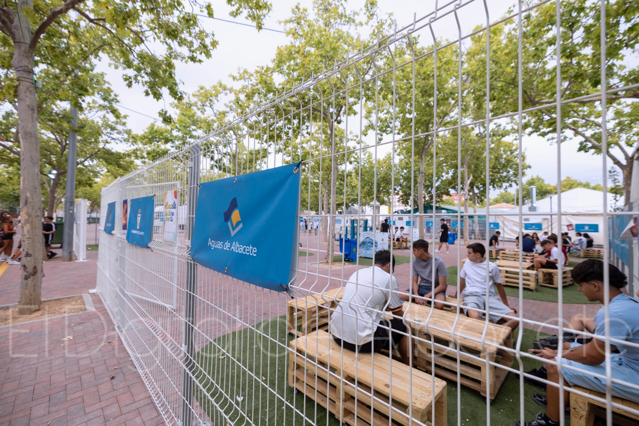 Zona de descanso e hidratación en la Feria de Albacete