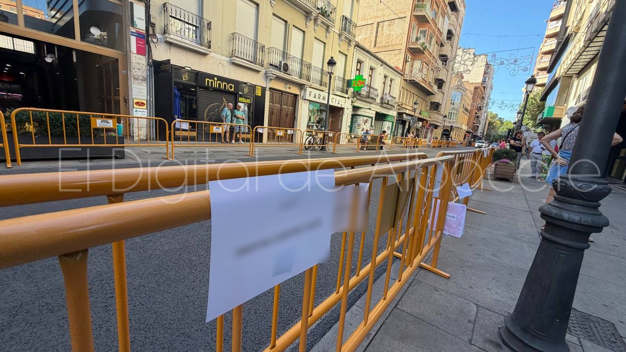 Valla con un cartel de reserva